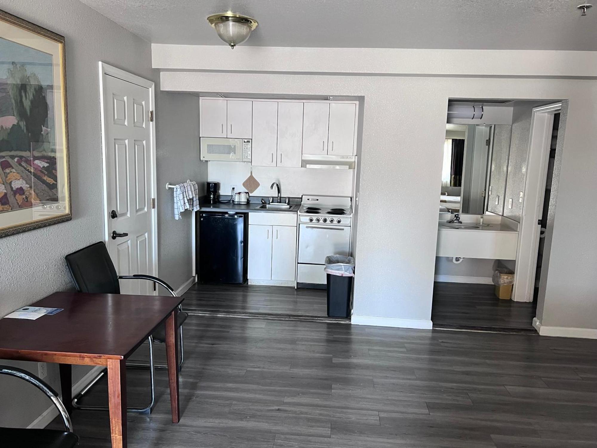Travelodge By Wyndham Redding Ca מראה חיצוני תמונה