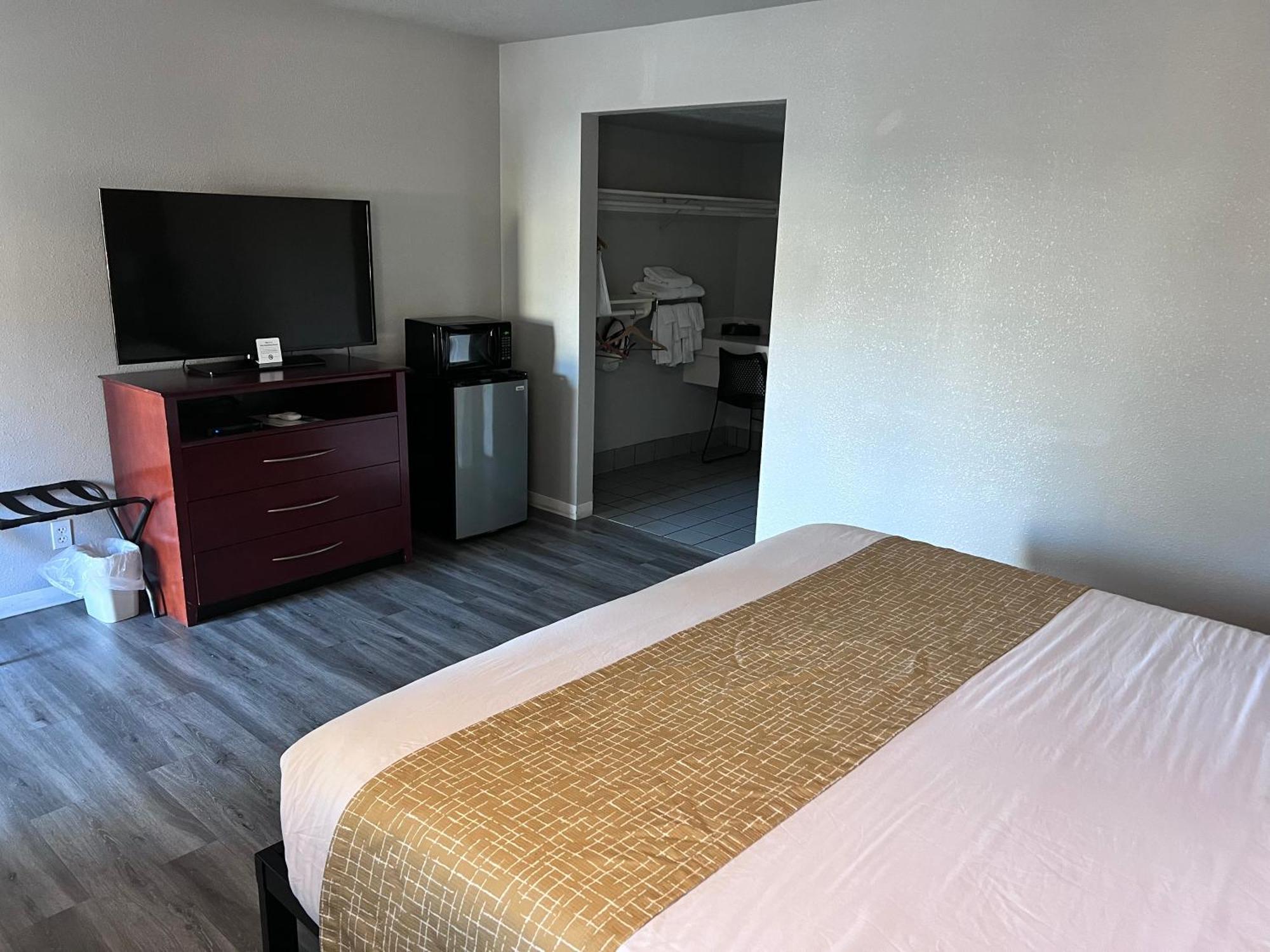 Travelodge By Wyndham Redding Ca מראה חיצוני תמונה